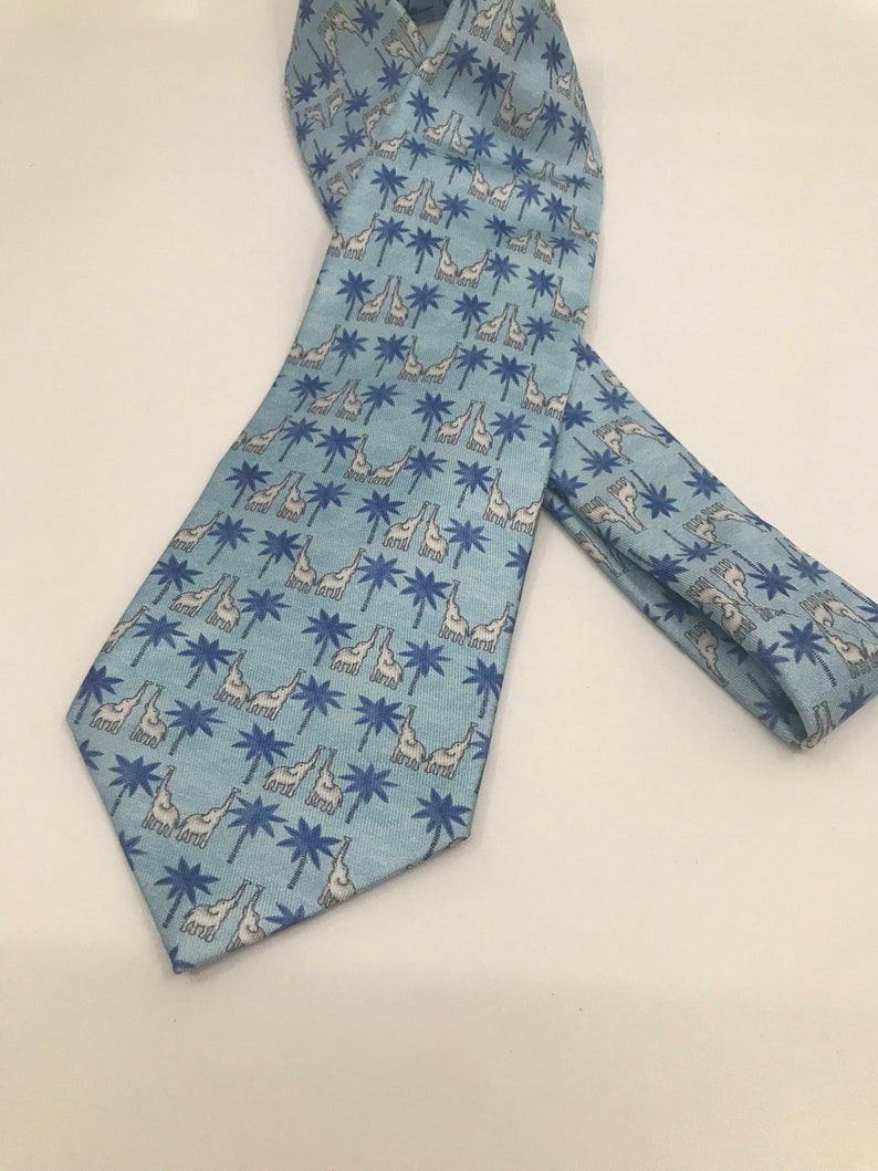Vintage 100/% Silk Light Blue Tie with White Elephants and Blue Trees