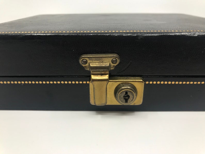 Vintage Black Leather /& Red Velvet Jewelry Keepsake Box w Slide Key LockKey Not NeededAccessory Case-Perfect Travel