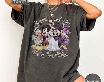Camiseta Comfort Colors Mickey & Friends Signature Halloween, Camiseta Mickey Not So Scary Party, Camiseta Magic Kingdom, Camiseta Disney Spooky Season.