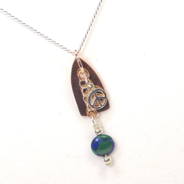 Shibuichi, esterlina y lapislázuli de Lapis alteración arte collar, colgante de Shibuichi "Portal de la paz" con signo de la paz, Lapis y cadena de Sterling