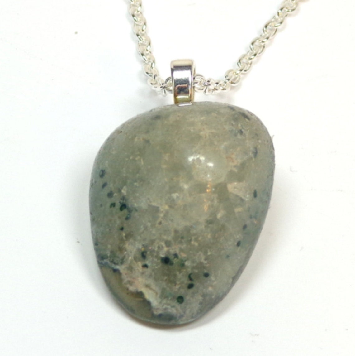 Simple green stone necklace Clearance