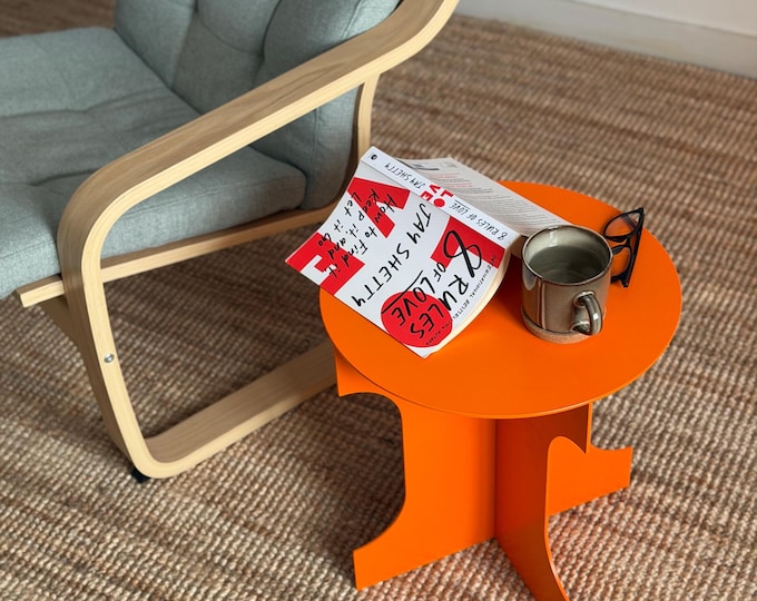 AXIS ARC — Sculptural Steel Side Table