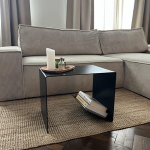 Minimalistiskt hopfällbart sidobord i stål – Modernt tidskriftsställ, sängbord - KANT