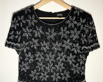 Top corto de seda con cuentas de Adrianna Papell Boutique, años 80 (talla grande)