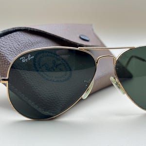 Ray-Ban RB3025 Aviator – Vintage Collector with original case & documents