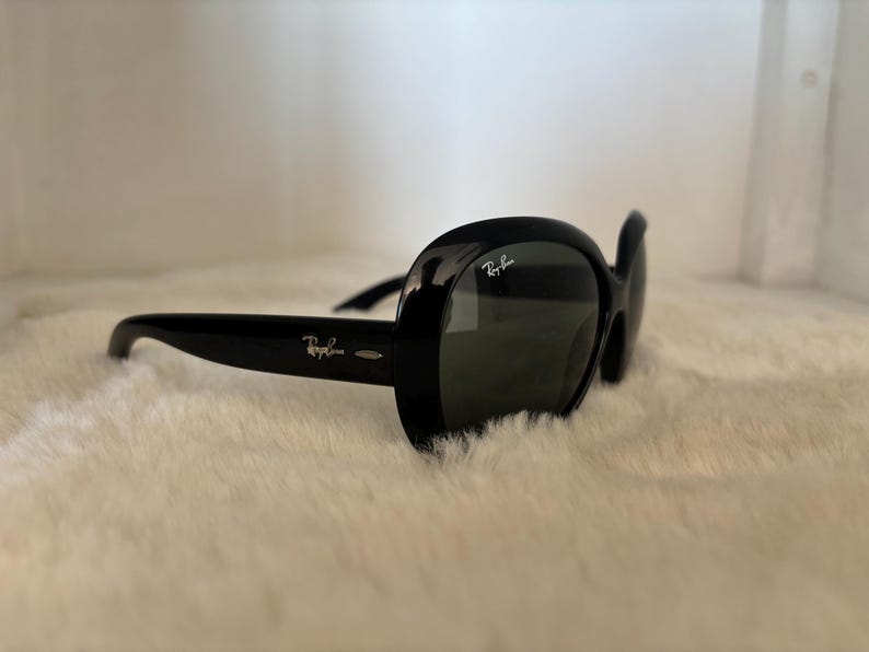 Ray-Ban Sunglasses – Model RB3546 9074 51 21 145 – Tortoise & Gold – Retro Bridge Design image 3
