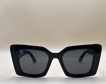 Burberry Daisy BE4344 Sunglasses – Model 3001/87 – 51 20 – Chic Square Frame