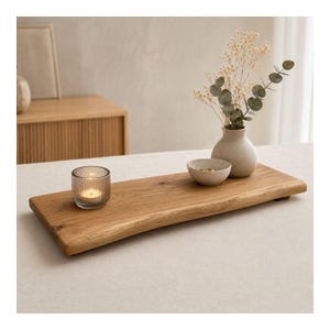 Decoratieve eikenhouten plank met natuurlijke rand | handgemaakt en geolied | massief houten dienblad / serveerplank 50 cm | houten plank met natuurlijke rand | MA-Holzdesign