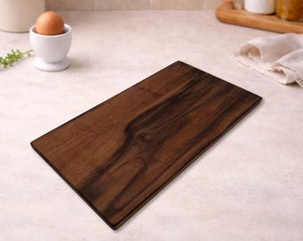 Solid walnut breakfast board – wooden cutting board 29 x 19 cm – high-quality kitchen board – with or without engraving, bread board, snack board