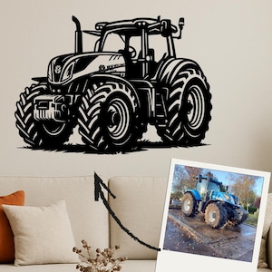 Puede incluir: Arte de pared de tractor de metal negro. El tractor presenta neumáticos grandes y detallados, una cabina y una chimenea. La imagen es una silueta de un tractor, con el logotipo de New Holland visible. El tractor está montado en una pared beige.