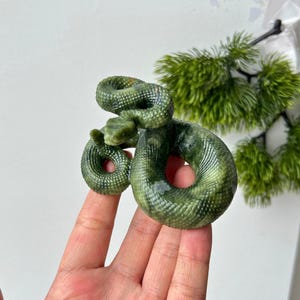 Natürliche Serpentin Klapperschlange, Hand geschnitzte Kristall Schlange, Wohnkultur