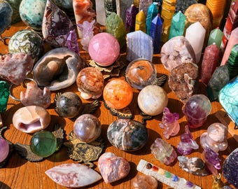 Kuratierte Crystal Box, Mystery Crystal Box, Handverlesene Kristallset, Reiki Meditation Decor, metaphysisches Geschenk
