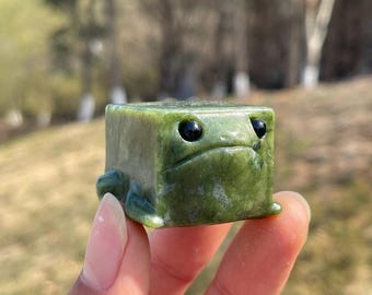 Natuurlijk serpentijnkikkersnijwerk, handgesneden dier, woondecoratie, kristal cadeau