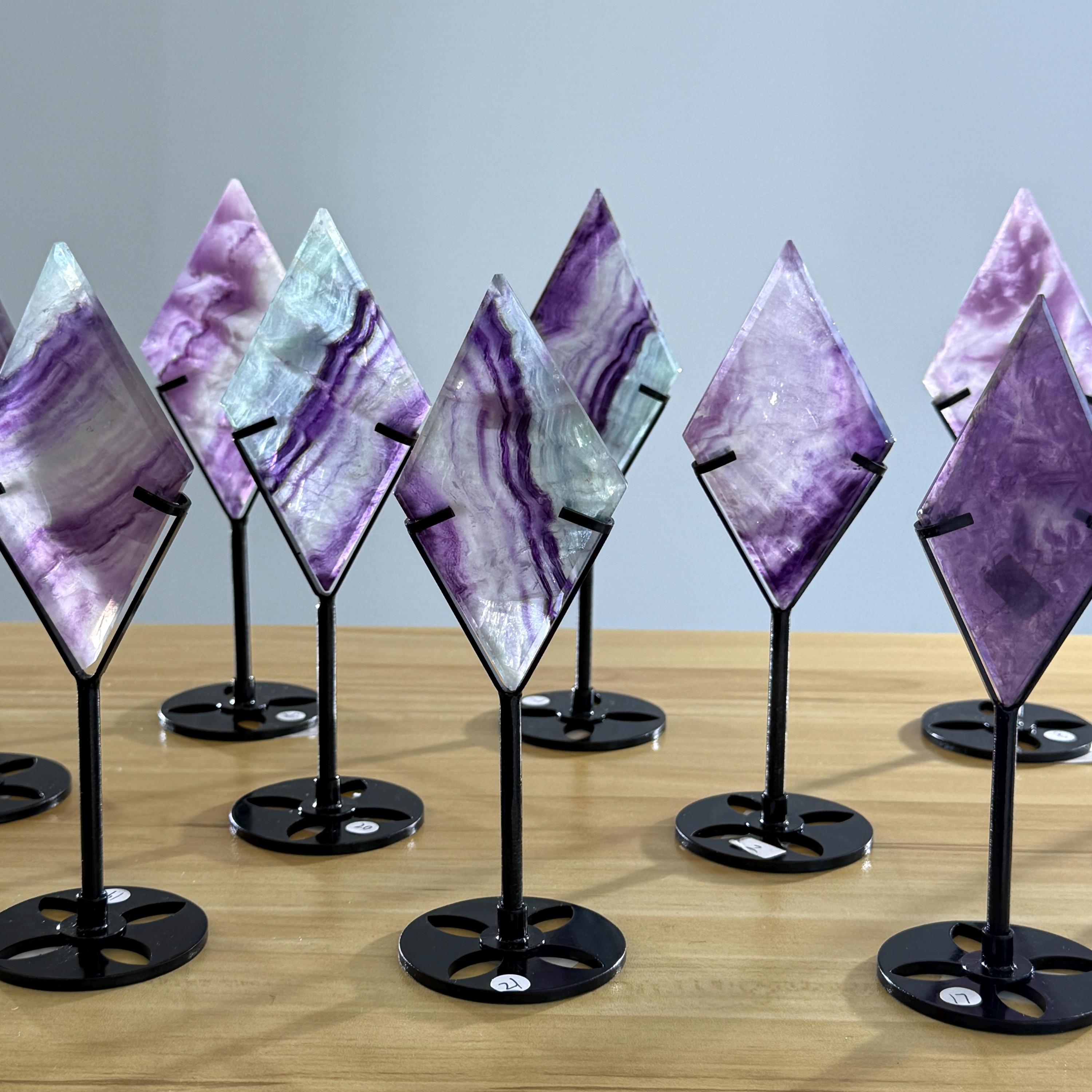 フローライト　オーラクリスタル　2点ダイヤモンド　スタンド付　12㎝ フローライト オーラクリスタル 2点ダイヤモンド スタンド付 12