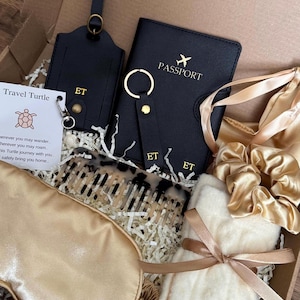 Personalised Travel Gift Set | Custom Passport Holder | Bridesmaid, Hen Party, Wedding, Holiday Gift | Gift Box for Her or Him | Travel Box