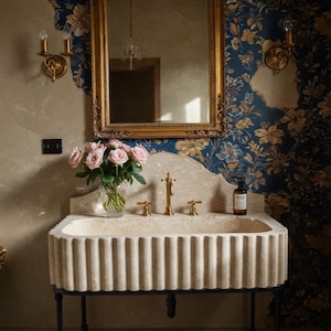 Aurora Luxe Lavabo in Marmo Scanalato | Bacinella Artigianale Bagno | Base in Metallo Opzionale | Lusso
