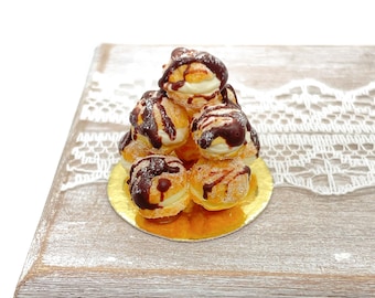 Realistic miniature chocolate profiterole for dollhouse, handmade dollhouse decoration accessories, 1:12 scale