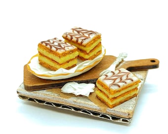 Magnet - Miniature Mille-Feuille in Polymer Clay/Handmade for Refrigerator OR 1:12 Dollhouse