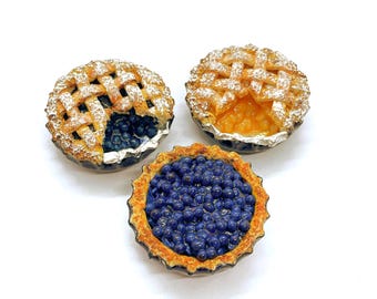 Miniature tart magnets – Gourmet polymer clay magnet on a beer cap – fridge or dollhouse