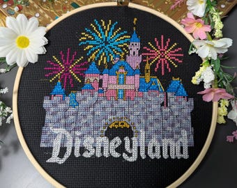 Patrón de punto de cruz de Disneyland de noche