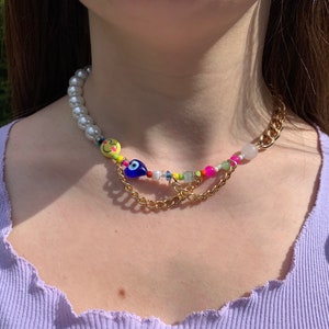 Trendy beaded necklace, colorful trendy necklace, half pearl half gold chain necklace, pearl and chain necklace, pearl and bead necklace zdjęcie 2