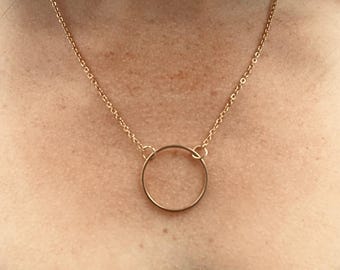 Gold circle necklace
