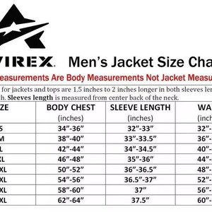 Puede incluir: Un juego de tres tazas de cer&aacute;mica con un esmalte moteado de color crema. Cada taza presenta un dise&ntilde;o pintado a mano diferente: una hoja azul y verde, una flor amarilla y una baya roja. Las tazas tienen un dise&ntilde;o simple y moderno.