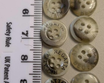 Vintage 19 x 11,5 mm regatta beige och bruna knappar med 4 syhål