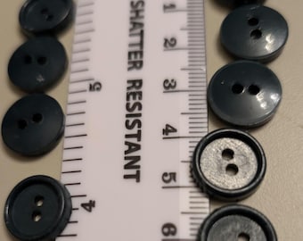 9 x 14 mm blågrön kappknappar med 2 syhål