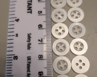 20 x 16 mm mjölkfärgade platta skjortknappar med 4 syhål