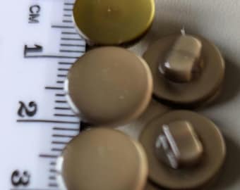 5 x 16,5 mm große glänzende grüne Knöpfe mit einer Öse