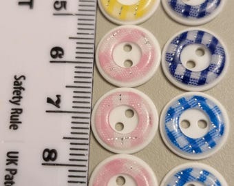 17 x 12,5 mm flerfärgade rutiga kanter med 2 syhål