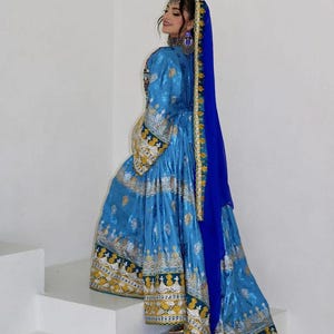 ライトブルーのアフガニスタンのクチドレス | 伝統的な刺繍のアフガニスタンドレス | アフガニスタンのブライダルドレス | 婚約パーティードレス | 文化的な結婚式