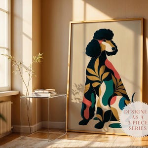 Decoración de caniche: arte moderno en tonos tierra, estampado de mascota en cálidos colores neutros.