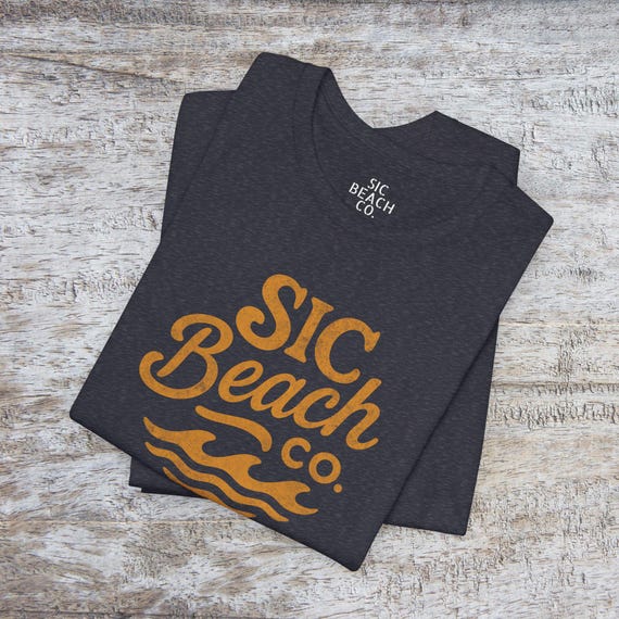 SIC Beach Co. ロゴTシャツ - ルールを破る人やビーチ好きのためのシー 