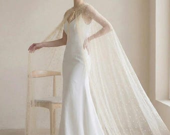 Capa de perlas para vestido de novia, capa etérea y transparente, capa larga con cuentas, capa nupcial adornada, capa con cola larga, accesorios románticos para bodas