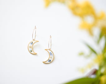 Pressed Flower Moon and Pearls Dangling Earrings - Brass Crescent Moon, Blue Forget Me Not and Baby's Breath Flowers, Botanical Floral Gift
