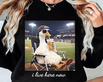 Sudadera "Vivo aquí ahora", suéter divertido para mamás beisboleras, regalo para amantes del deporte, sudadera retro para el día del partido.