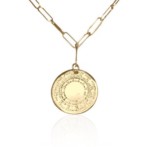 Coin Necklace with elongated Chain, Gold Disc Necklace, Medallion Necklace, Vintage Coin Necklace, Gold Coin Pendant, Big Coin Necklace