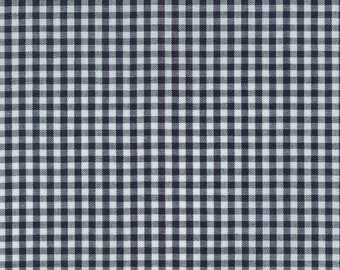 Granatowa tkanina bawełniana w kratkę gingham 1/8 cala, wzór Carolina autorstwa Roberta Kaufmana