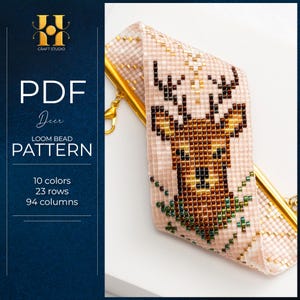 Puede incluir: Un patrón de telar de cuentas con un diseño de ciervo, mostrado sobre un fondo rosa claro con detalles dorados. El texto "PDF Deer Loom Bead Pattern" es visible, junto con las especificaciones: 10 colores, 23 filas y 94 columnas.