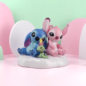Stitch & Angel Kissing Figurine – Cute Disney-Inspired Desktop Statue, Romantic Gift for Girlfriend, Valentine’s Day Display Ornament