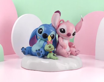 Figurine Stitch et un ange qui s'embrassent : décoration de la Saint-Valentin inspirée de Disney