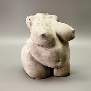 Modern sculpture | Art object: female body made of concrete | Curvy Body | Concrete Grey | Pink Mortis image 1