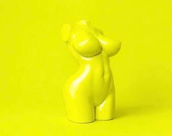 Sculpture Pop Art | Objet d'art : Corps féminin en béton | Corps mince | Jaune toxique brillant | Rose mortis