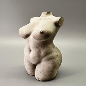 Modern sculpture | Art object female body made of concrete | Concrete Grey | Pink Mortis image 1