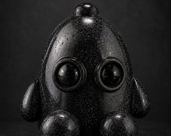 Kunstfiguur Galaxy Blob | Designer sculptuur, handgegoten in glanzend zwart beton | Pink Mortis