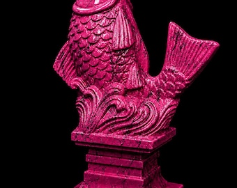 Sculpture de carpe koï | Objet d'art en forme de poisson, réalisé en béton | Aspect marbre brillant | Pink Noise | Pink Mortis