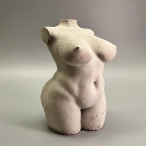 Modern sculpture | Art object female body made of concrete | Concrete Grey | Pink Mortis image 2
