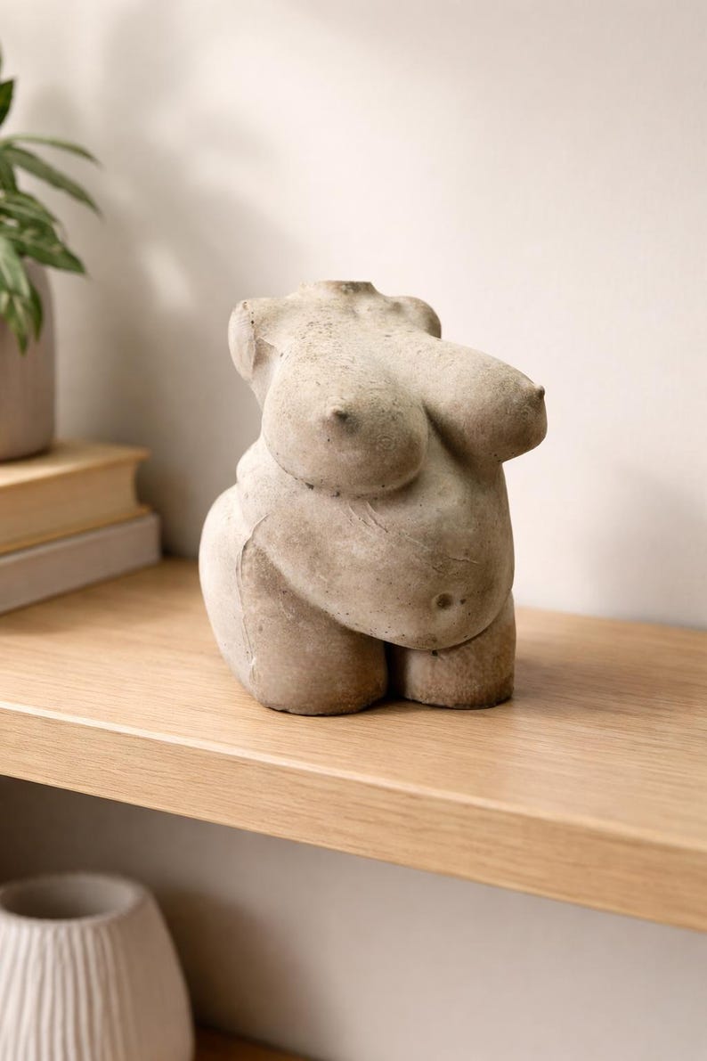 Modern sculpture | Art object: female body made of concrete | Curvy Body | Concrete Grey | Pink Mortis image 3